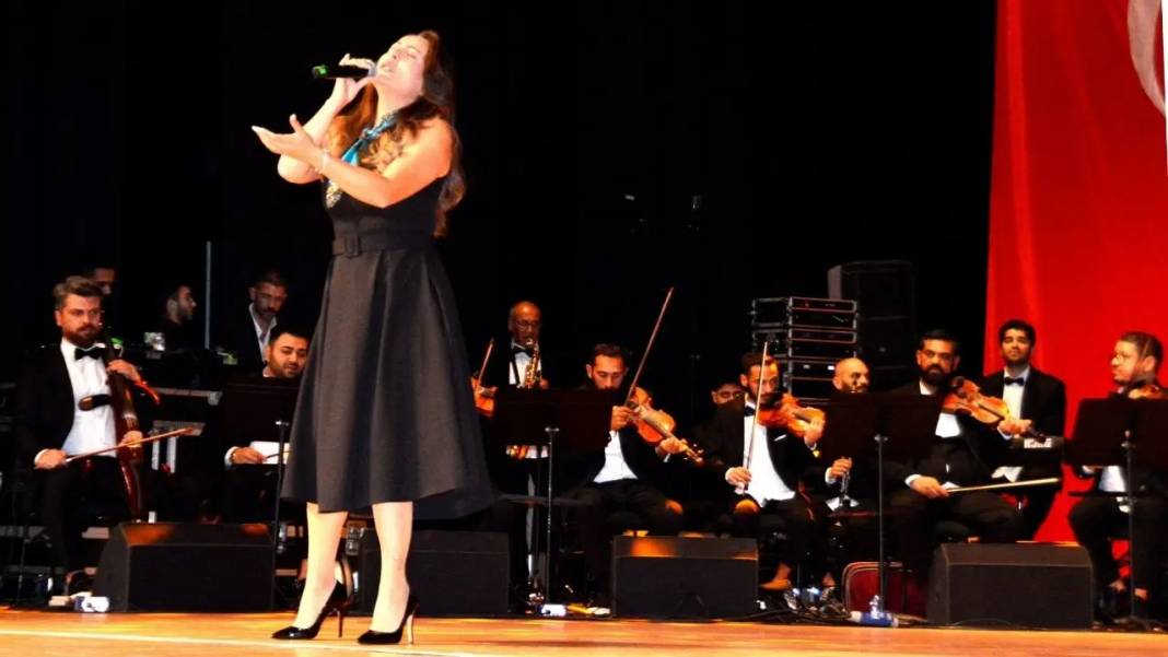 Antalya’da İz Bırakanlar “Senede Bir Gün” Sahnede! 1